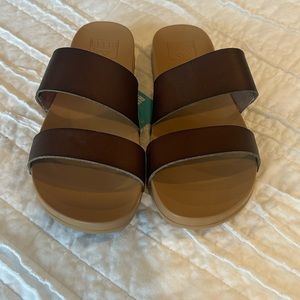 Reef Cushion Vista- New with tags!